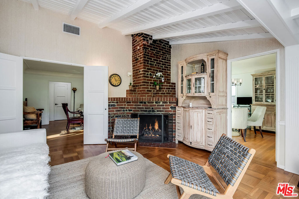 4227 Warner Boulevard