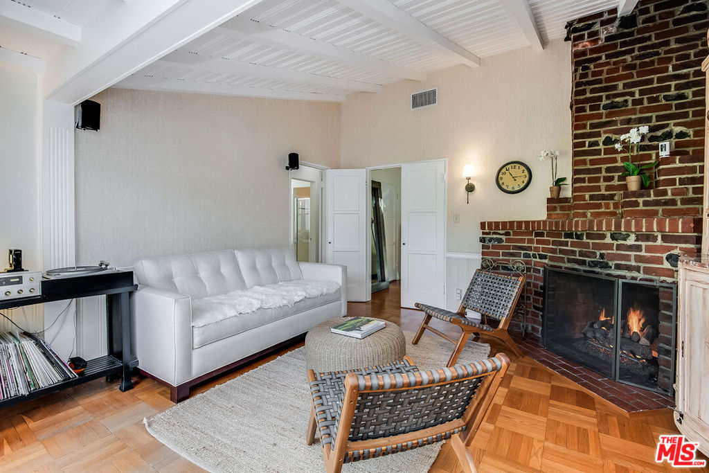4227 Warner Boulevard