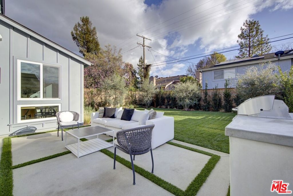10810 Valley Spring Lane
