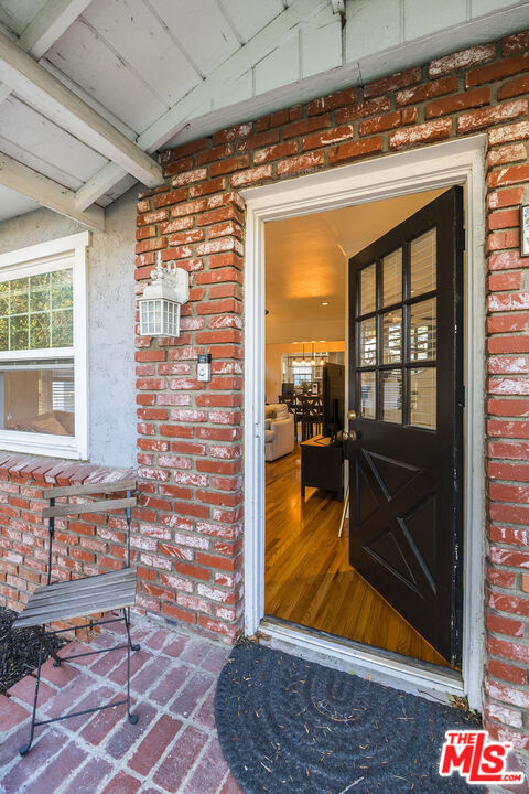 813 N Parish Place
