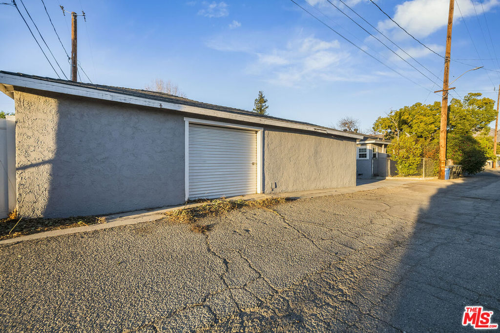 813 N Parish Place