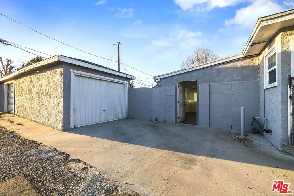 813 N Parish Place