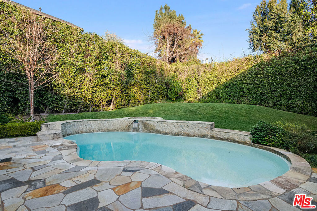10161 VALLEY SPRING Lane
