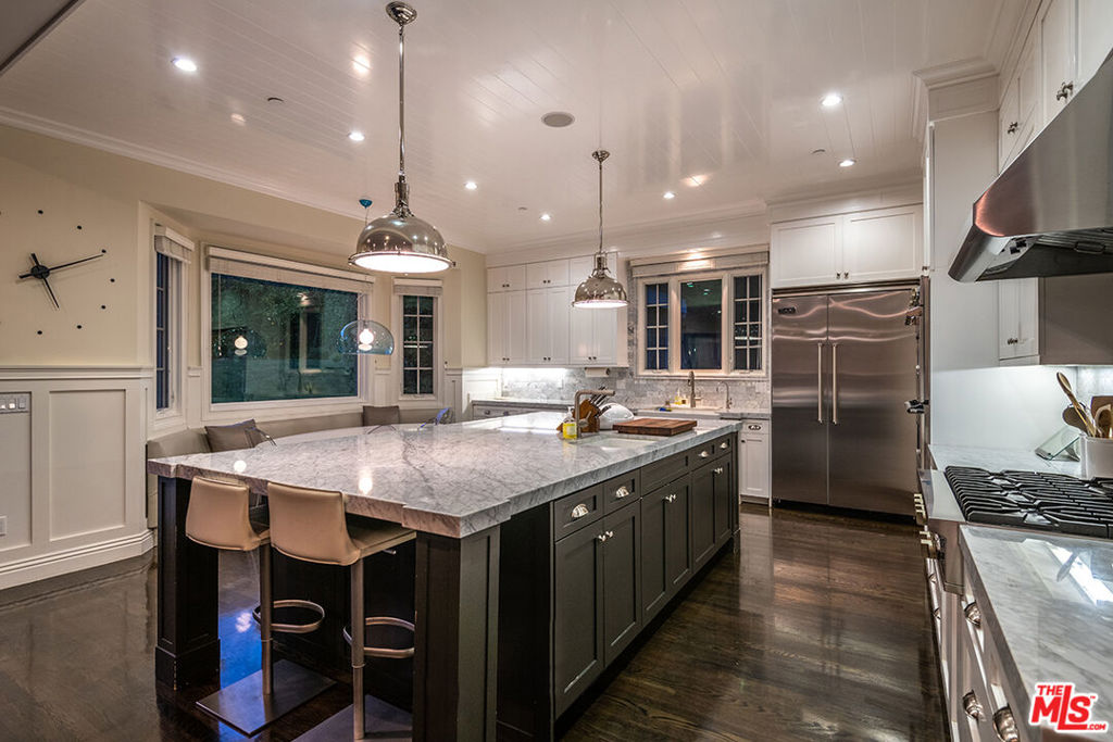 10161 VALLEY SPRING Lane