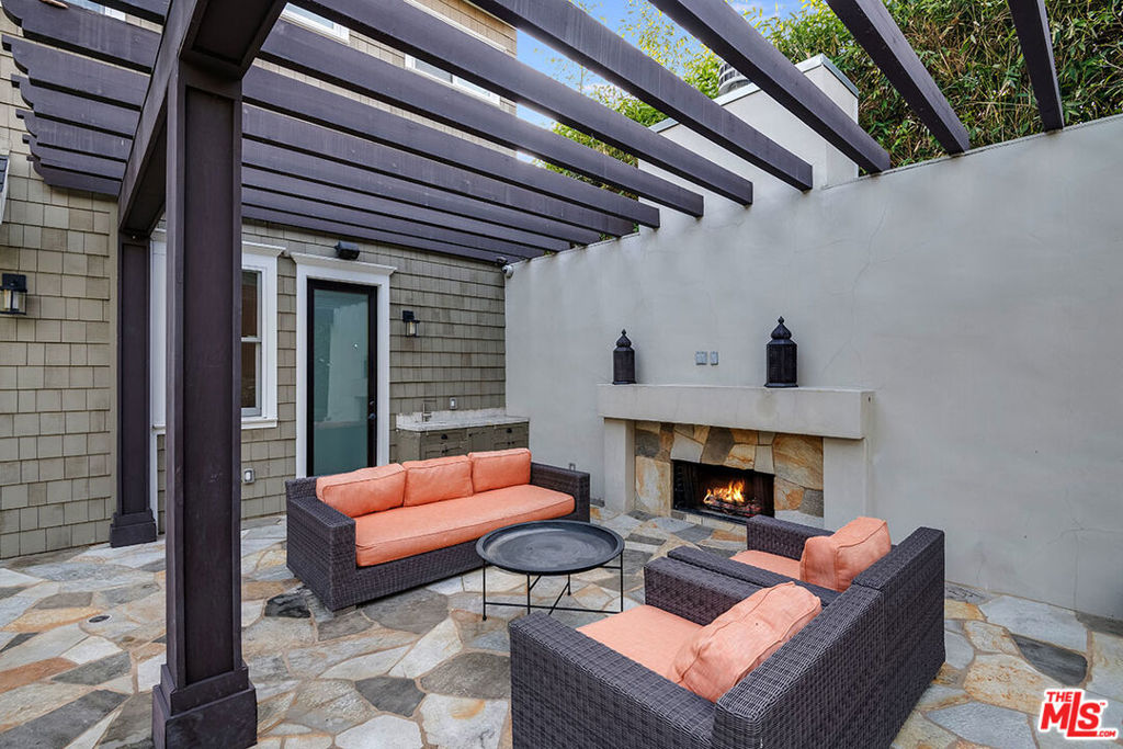 10161 VALLEY SPRING Lane
