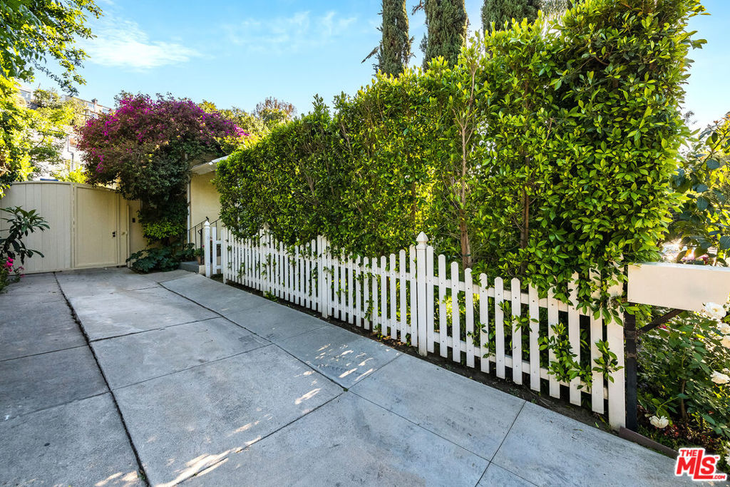 11812 Sunshine Terrace