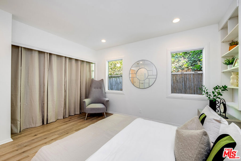 11812 Sunshine Terrace