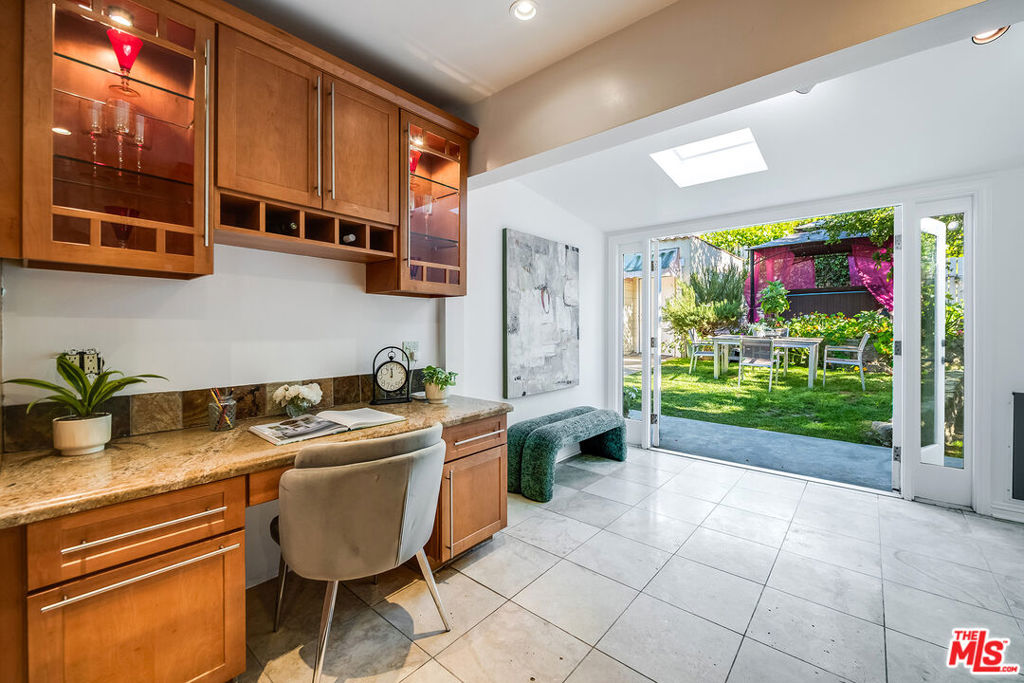 11812 Sunshine Terrace
