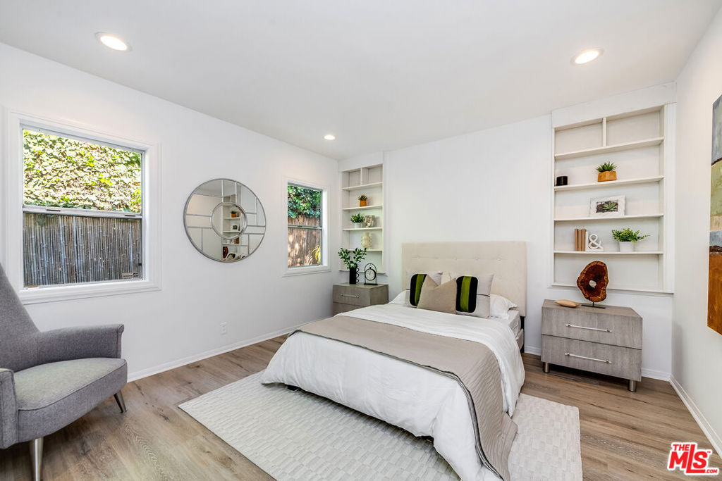 11812 Sunshine Terrace