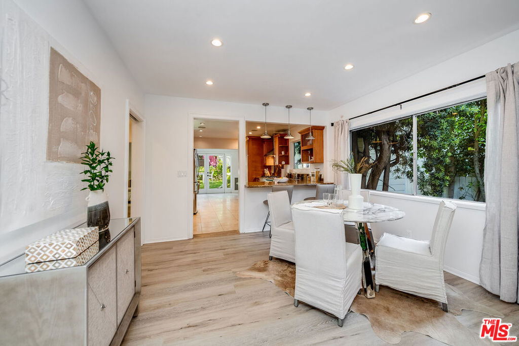 11812 Sunshine Terrace
