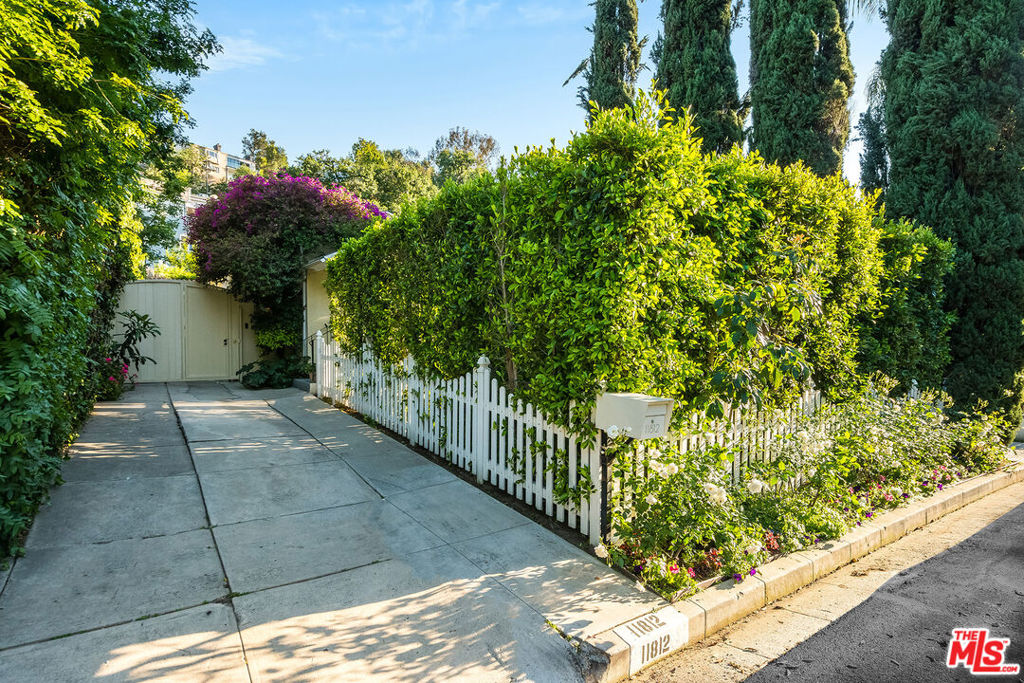 11812 Sunshine Terrace