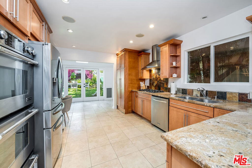11812 Sunshine Terrace