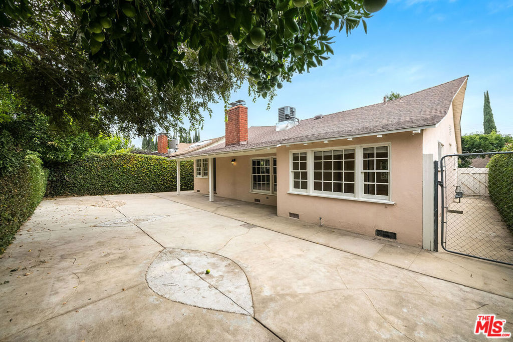 6629 Sunnyslope Avenue