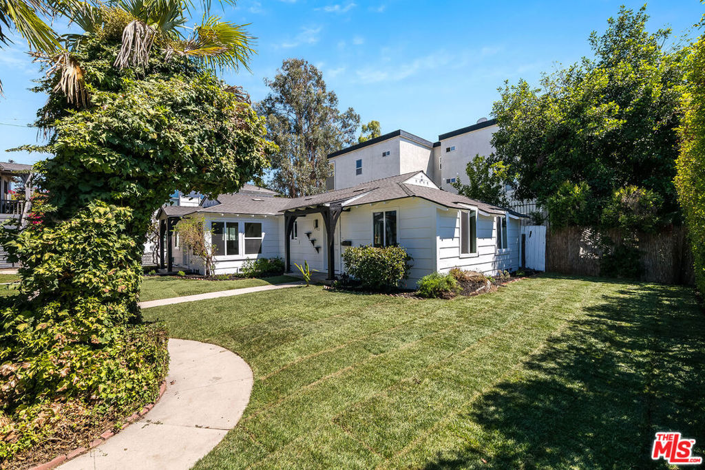 4522 Laurel Canyon Boulevard