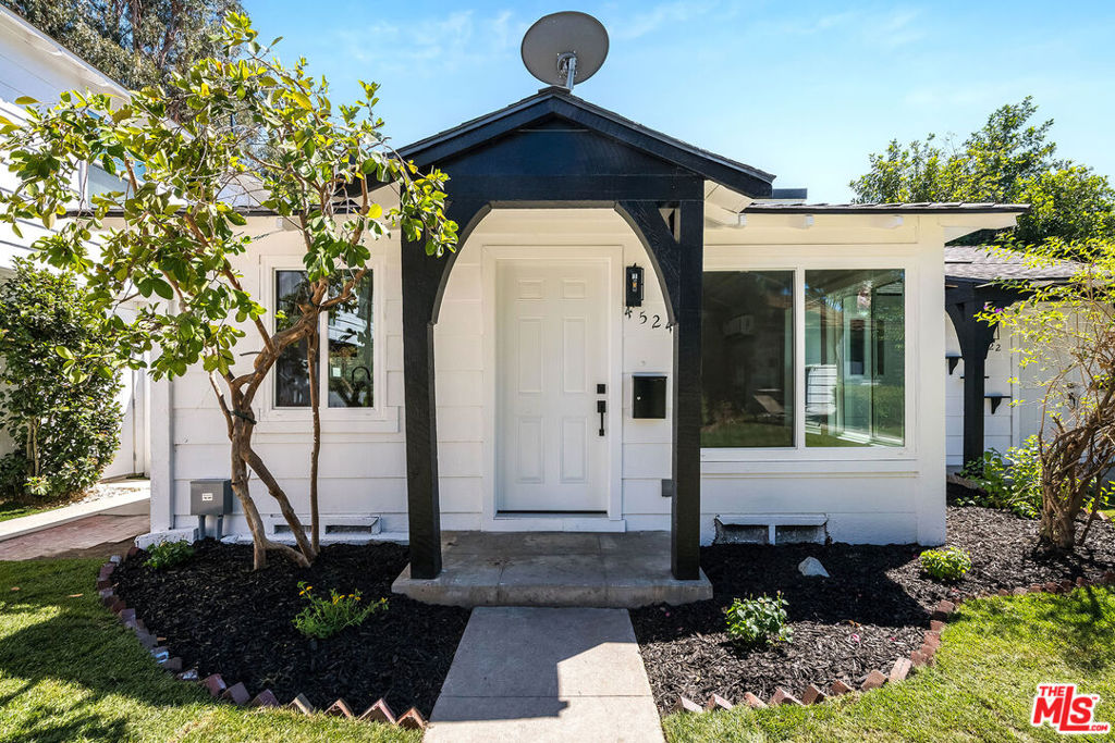 4524 Laurel Canyon Boulevard