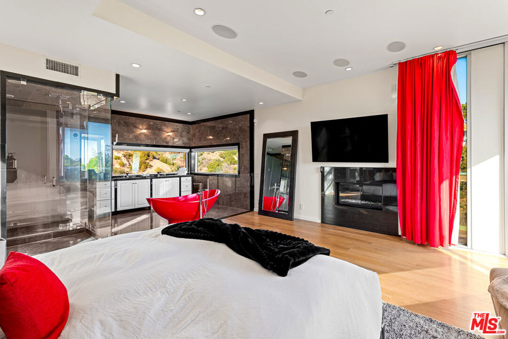 2738 Rinconia Drive
