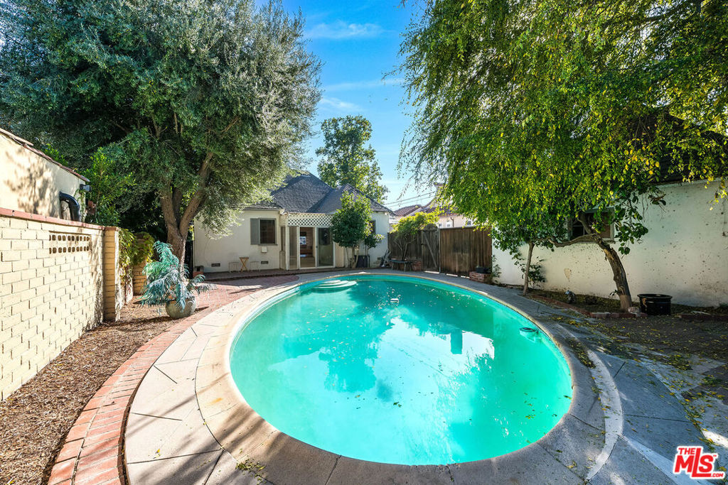 10435 Whipple Street