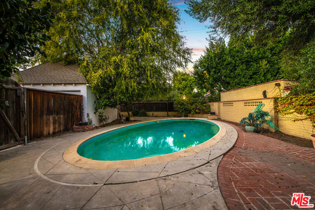 10435 Whipple Street