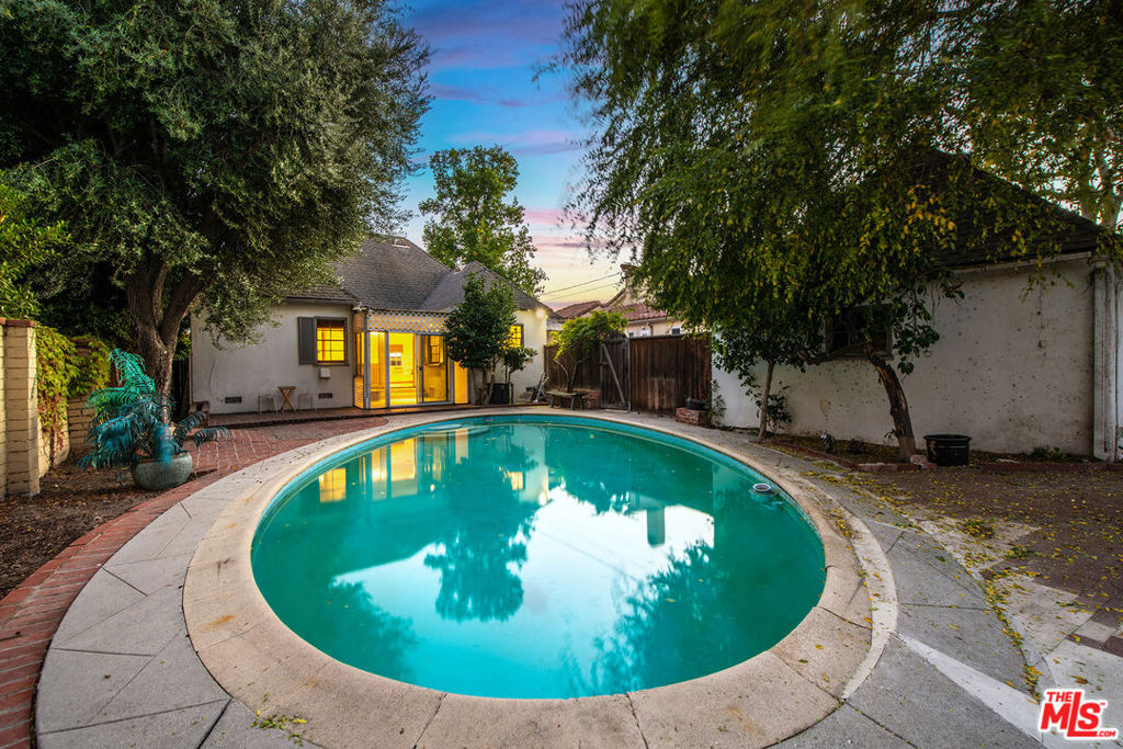 10435 Whipple Street