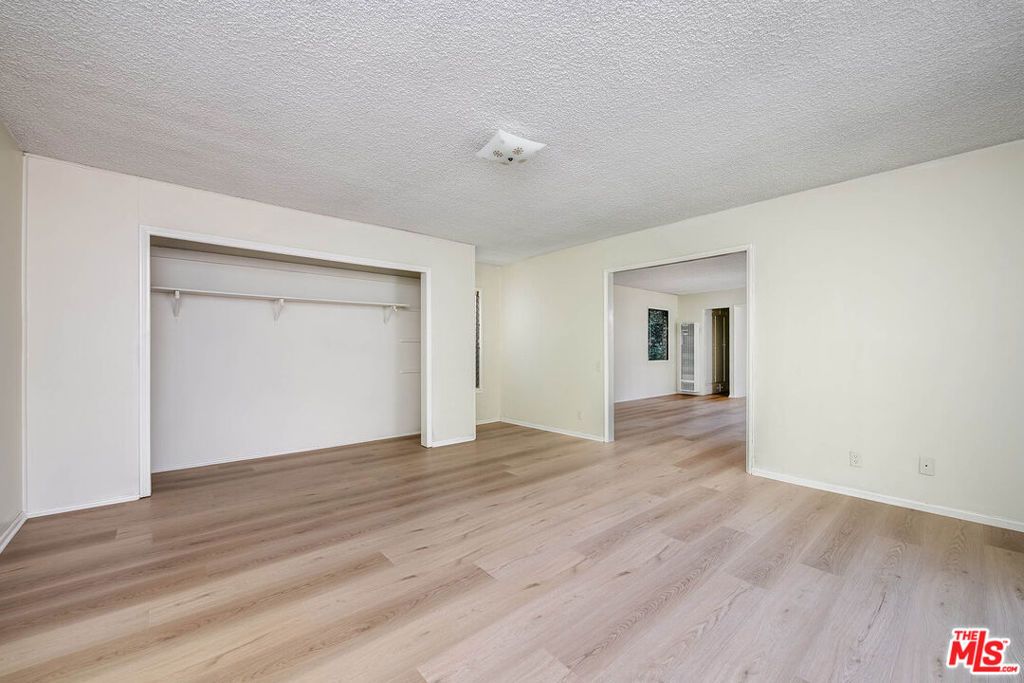 10941 Peach Grove Street