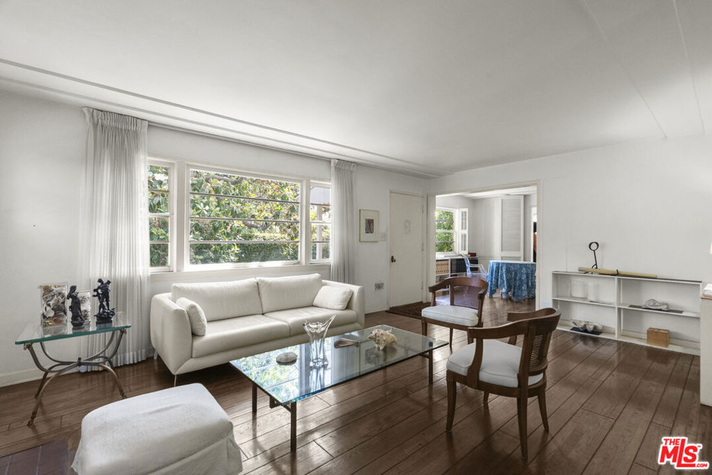 10941 Peach Grove Street