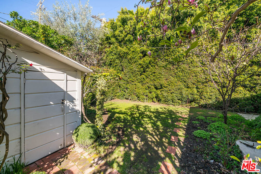 10941 Peach Grove Street