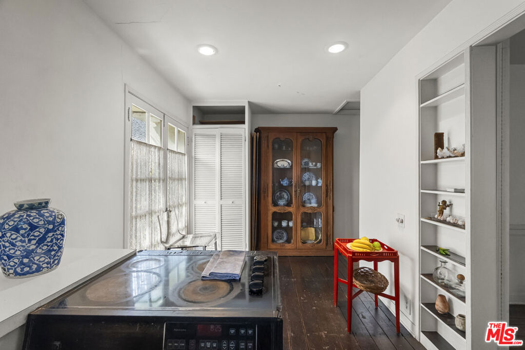 10941 Peach Grove Street