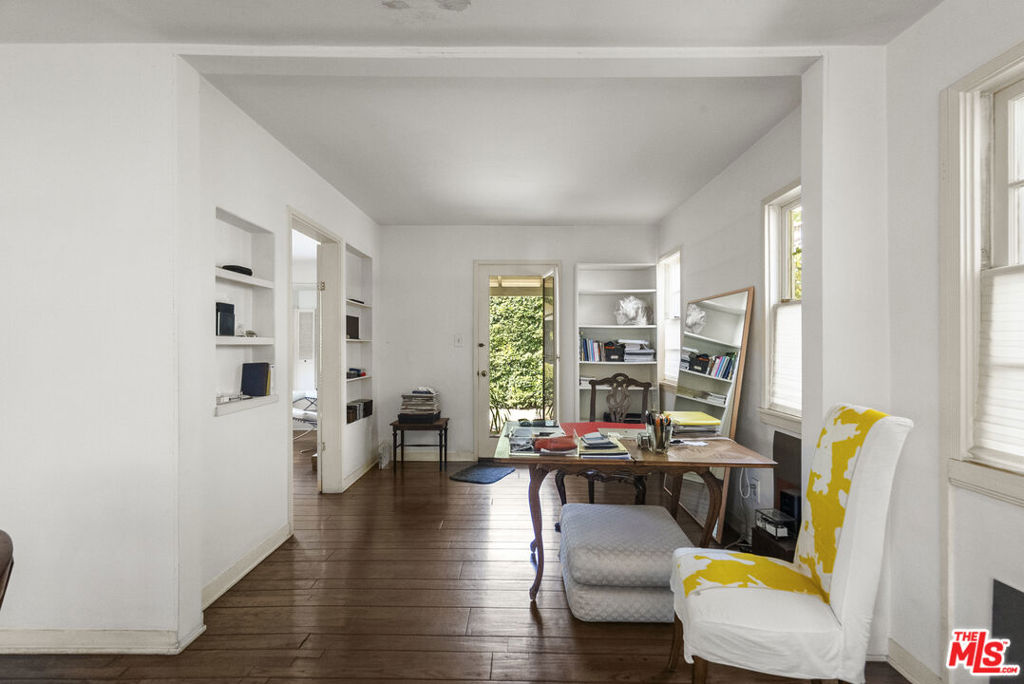 10941 Peach Grove Street