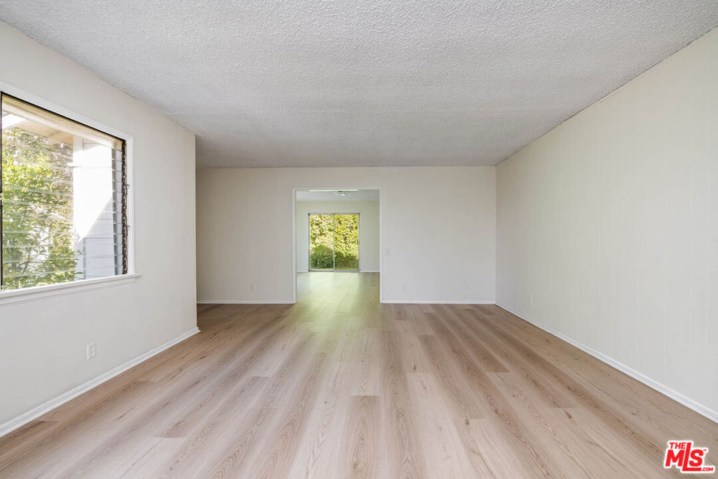 10941 Peach Grove Street