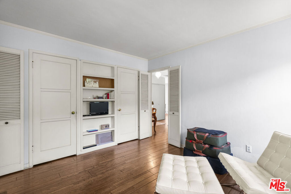 10941 Peach Grove Street