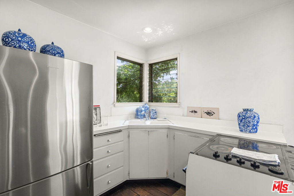 10941 Peach Grove Street