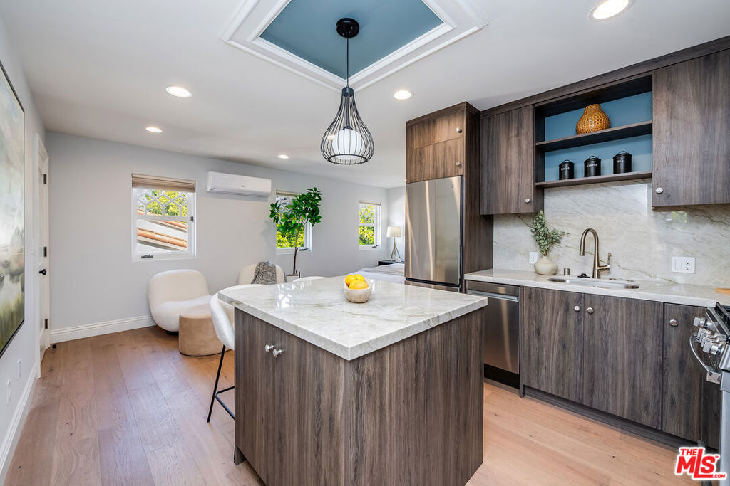 4359 Clybourn Avenue