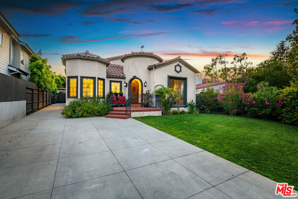 4359 Clybourn Avenue