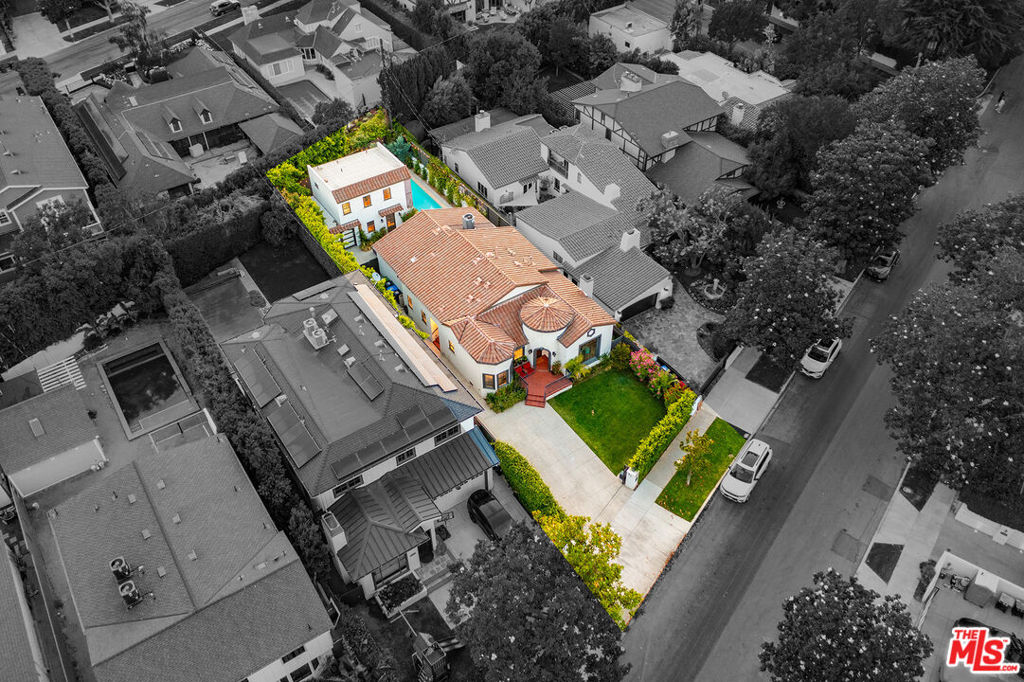 4359 Clybourn Avenue