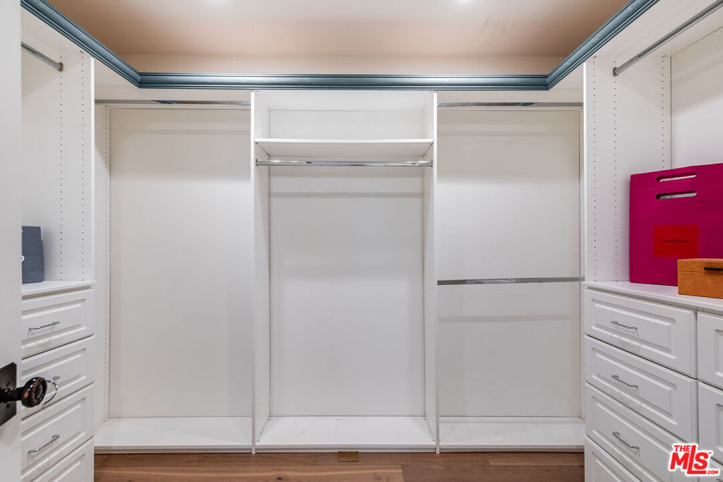 4359 Clybourn Avenue