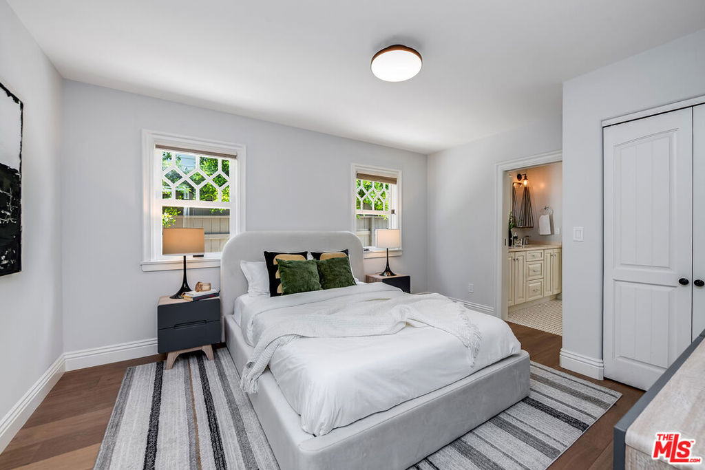 4359 Clybourn Avenue