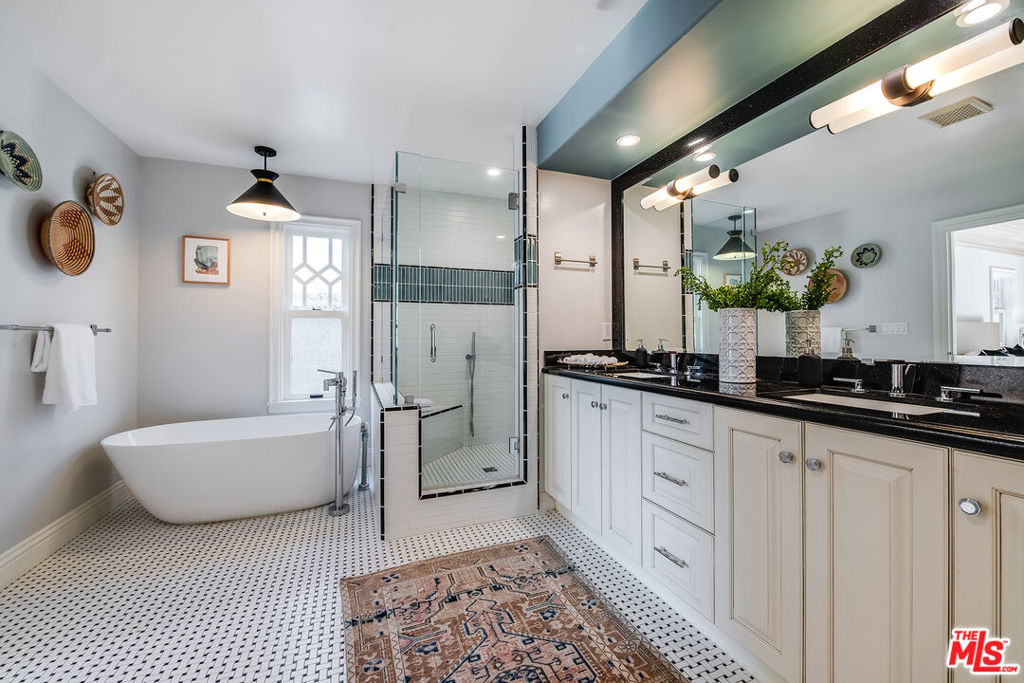 4359 Clybourn Avenue