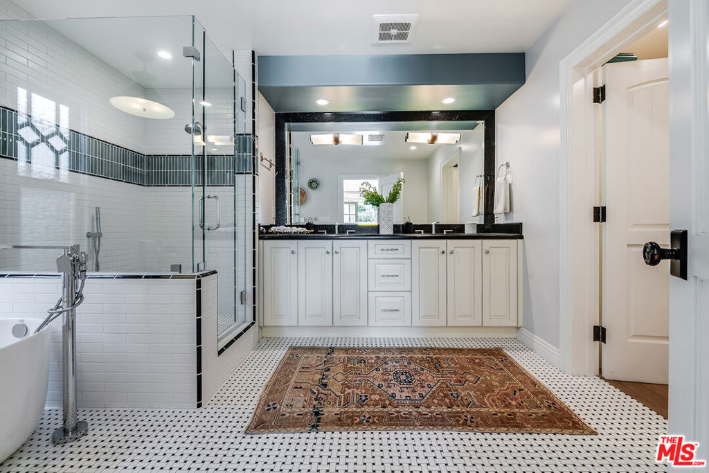 4359 Clybourn Avenue