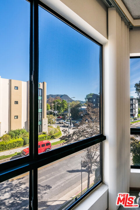 10409 Riverside Drive 203