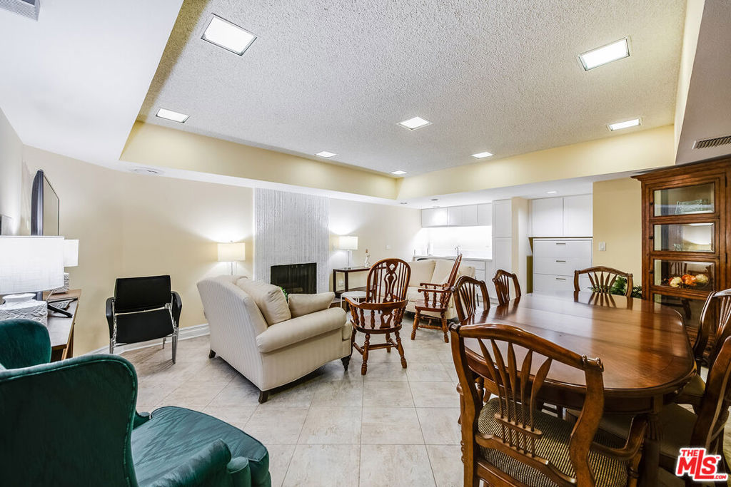 10409 Riverside Drive 203