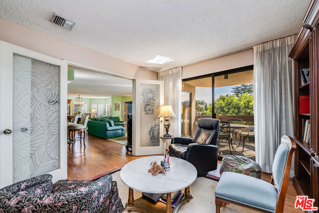 10409 Riverside Drive 203