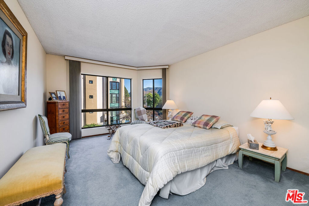 10409 Riverside Drive 203