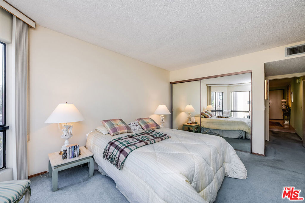 10409 Riverside Drive 203