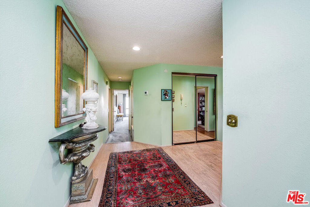 10409 Riverside Drive 203