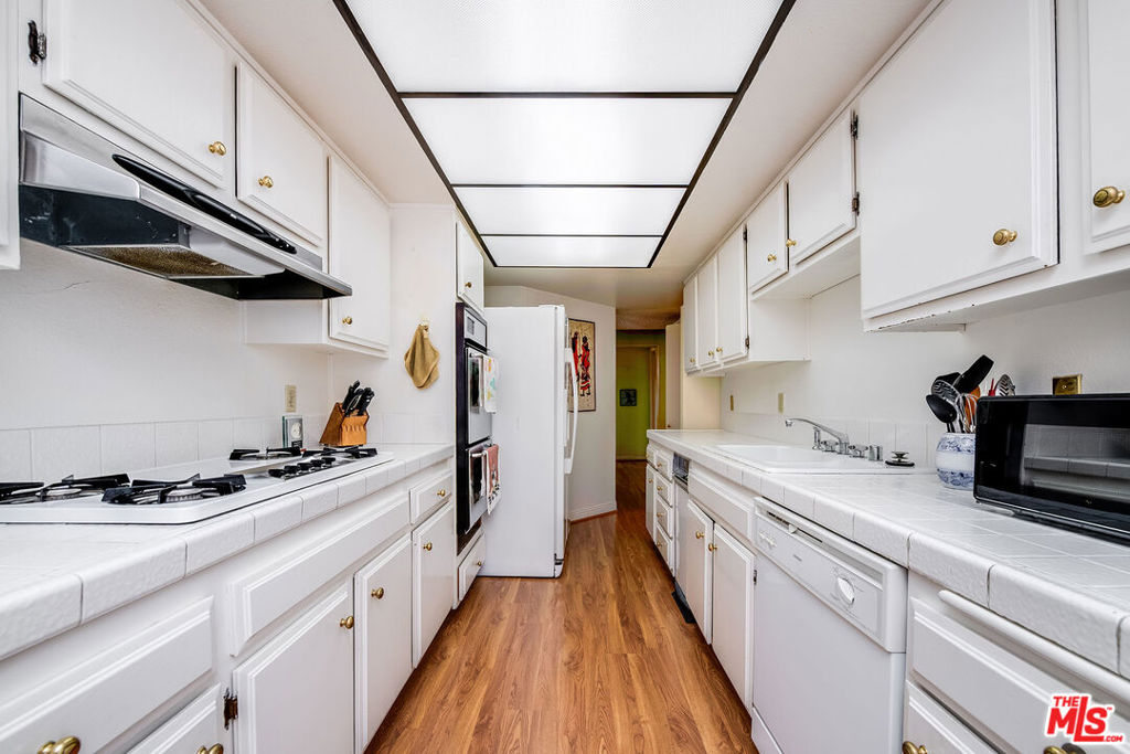 10409 Riverside Drive 203