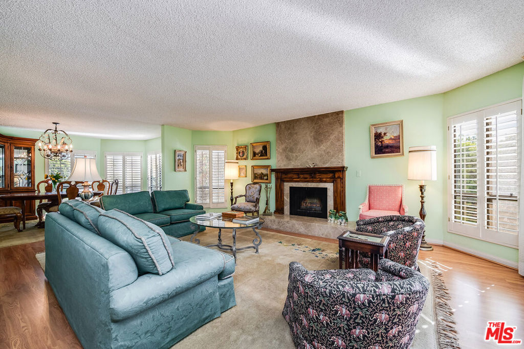 10409 Riverside Drive 203