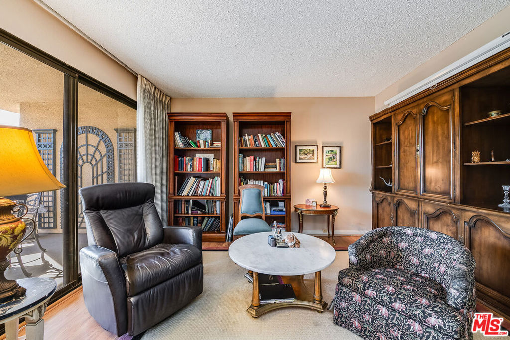 10409 Riverside Drive 203