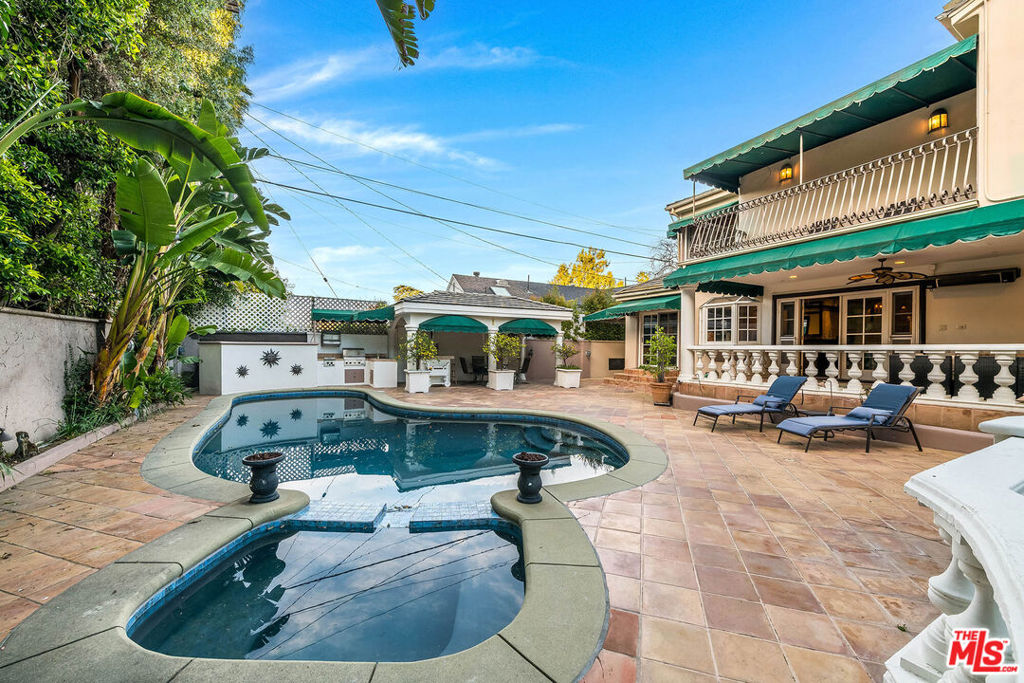 4063 Benedict Canyon Drive