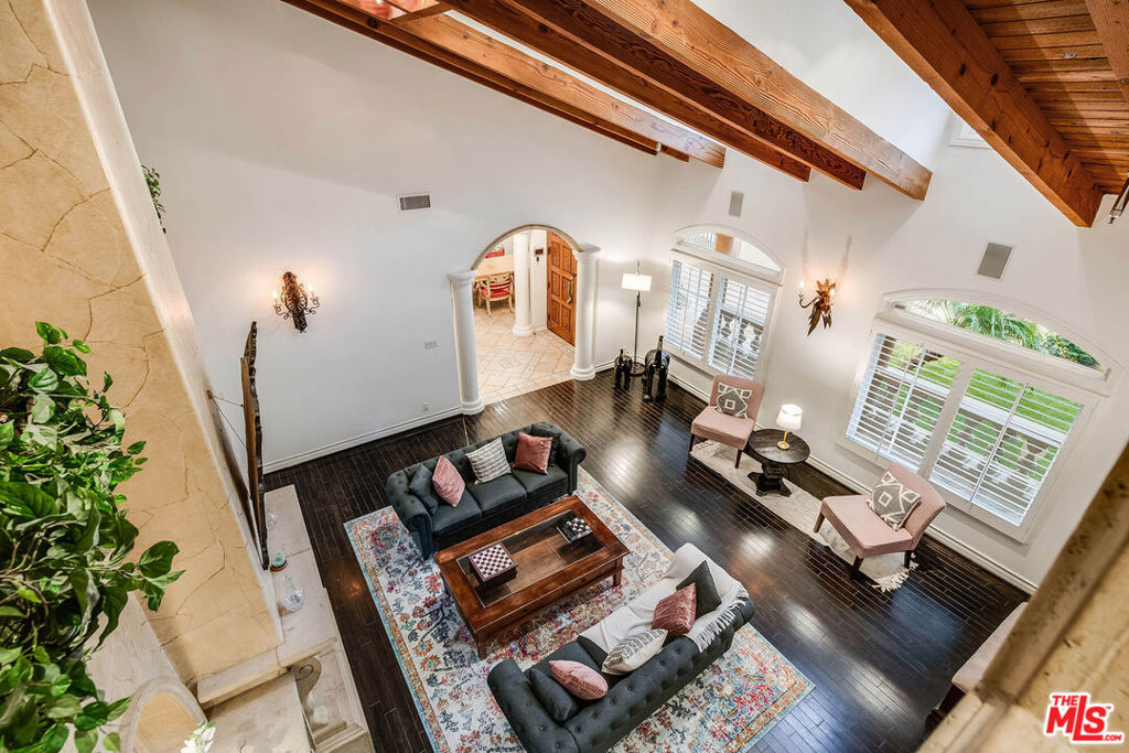 4063 Benedict Canyon Drive