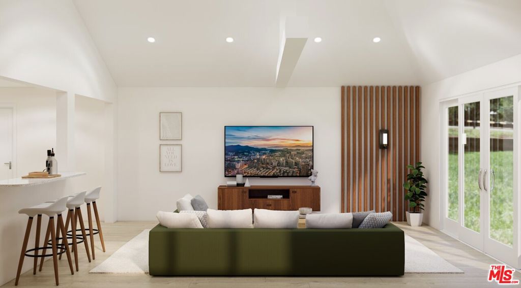 1008 N Catalina Street